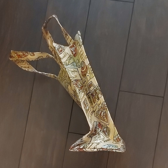 Vintage Harrods Cream and Red Illustrated Tote Bag - Picture 3 of 10